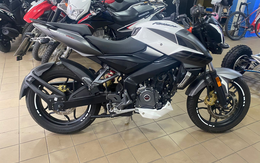 Bajaj Rouser 200 NS