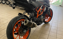 KTM DUKE 390 