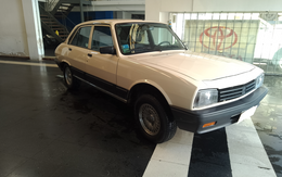 PEUGEOT 504 XS