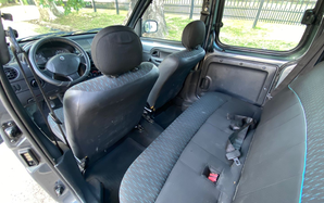 Kangoo 5 asientos liquido urgente