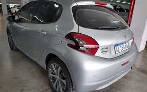 Peugeot 208 FELINE 5P