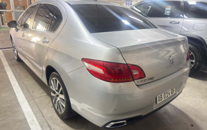 Peugeot 408